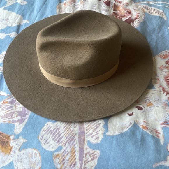 Hat attack felted wool hat - Picture 5 of 6